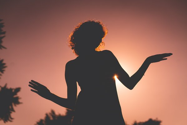 La vidéo TheWhyIsOfDance montre comment la danse vient à vous si vous n'avez pas d'idées.